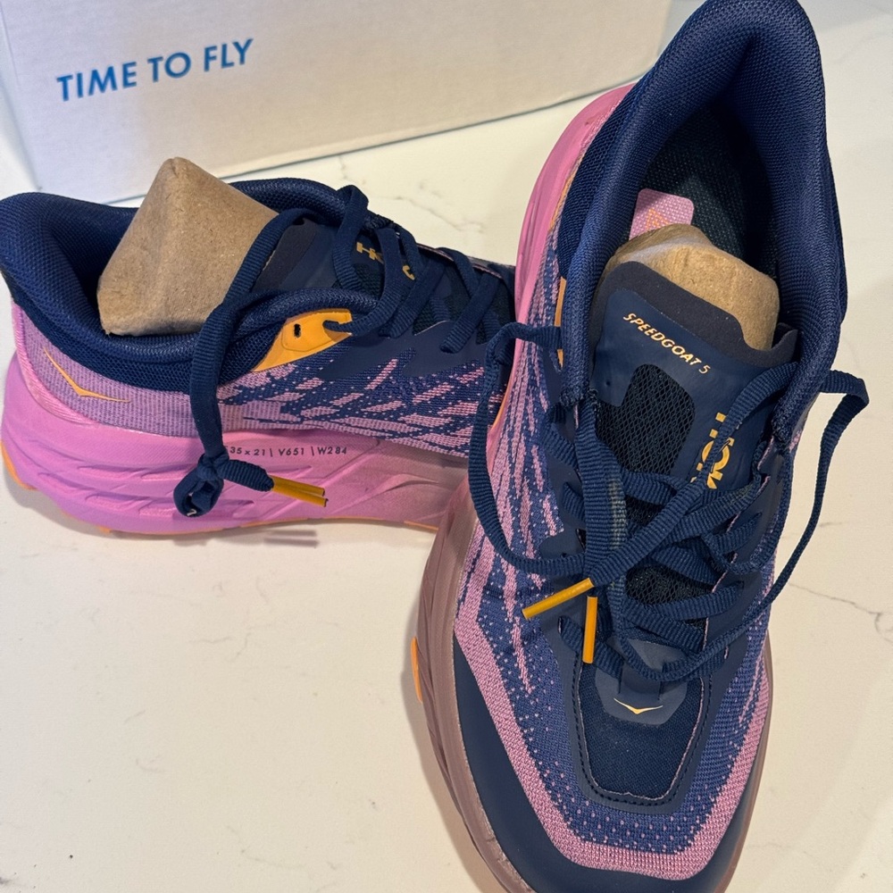 Hoka Speedgoat 5 Running Shoes NEW